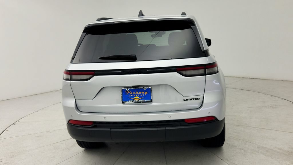 Used 2025 Jeep Grand Cherokee Limited w/ Black Appearance Package RWD image 7