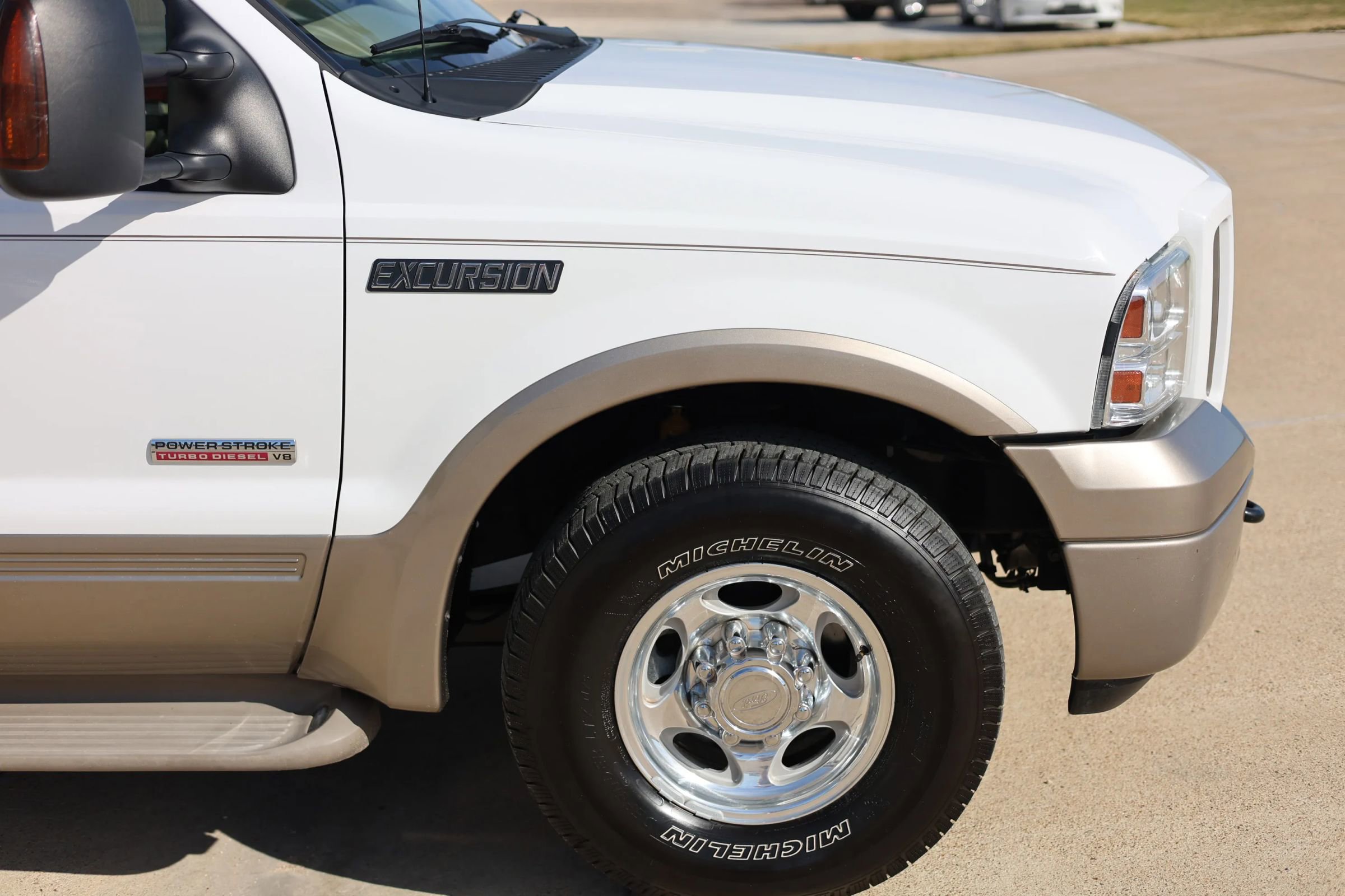 Used 2005 Ford Excursion Eddie Bauer image 14
