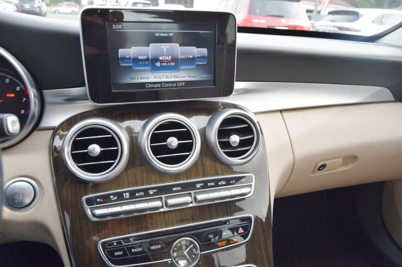 Used 2018 Mercedes-Benz C 300 Sedan w/ Premium Package image 27