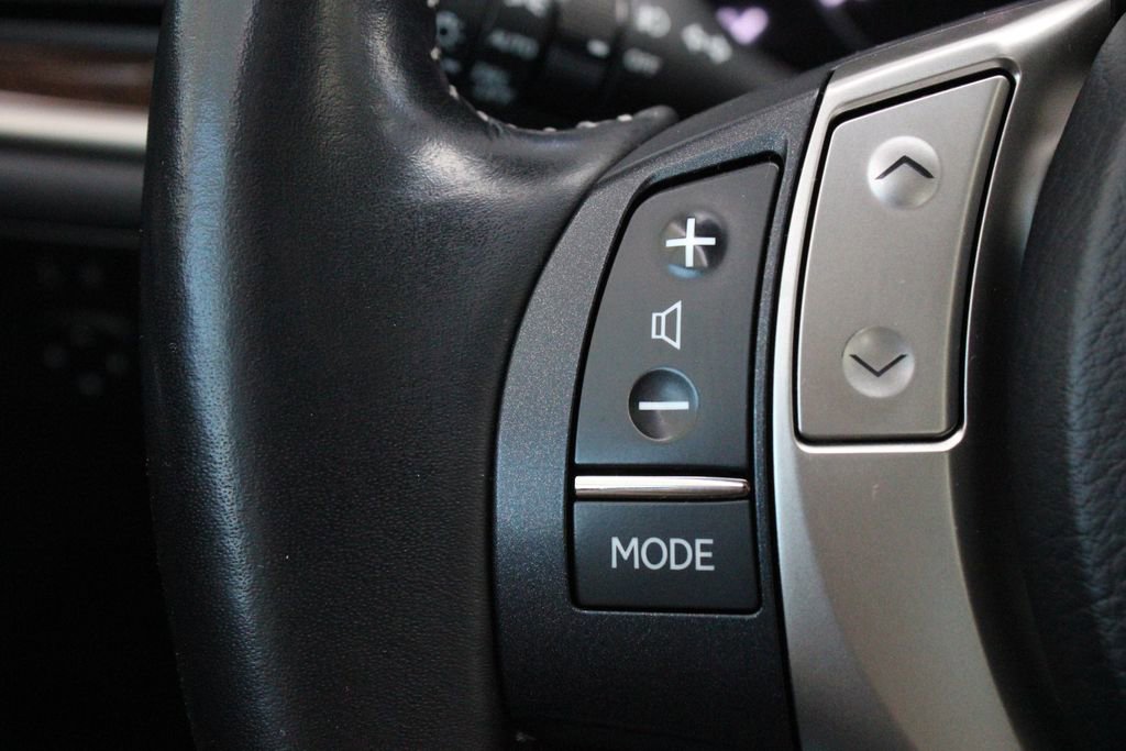 Used 2014 Lexus ES 350 w/ Luxury Package image 31