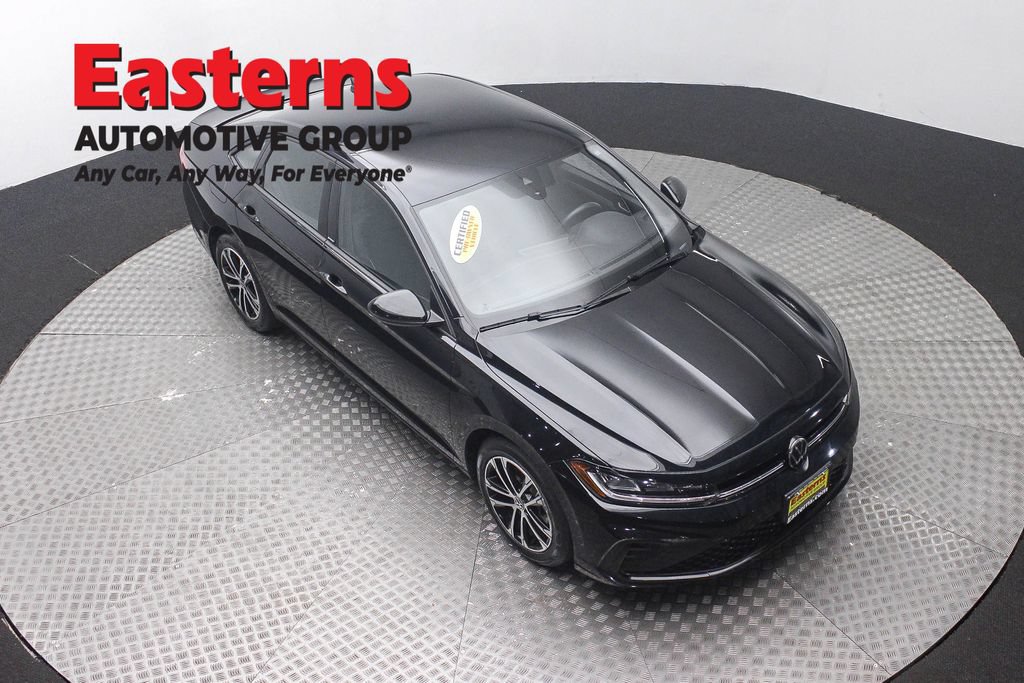 Used 2025 Volkswagen Jetta Sport FWD image 4