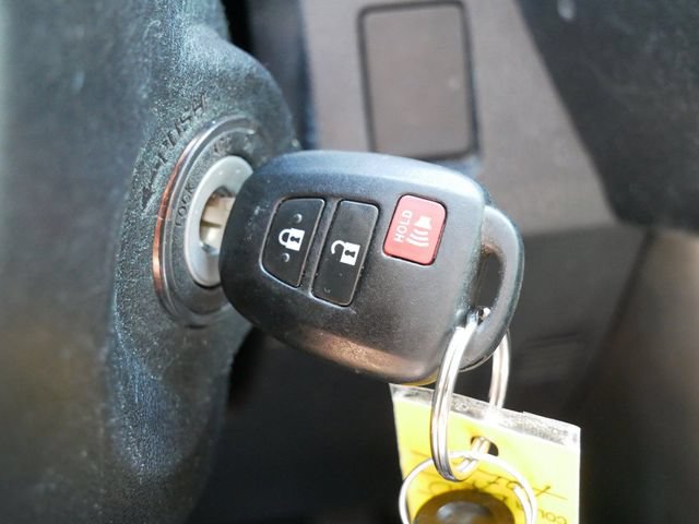 Used 2014 Toyota RAV4 LE AWD/4WD image 26