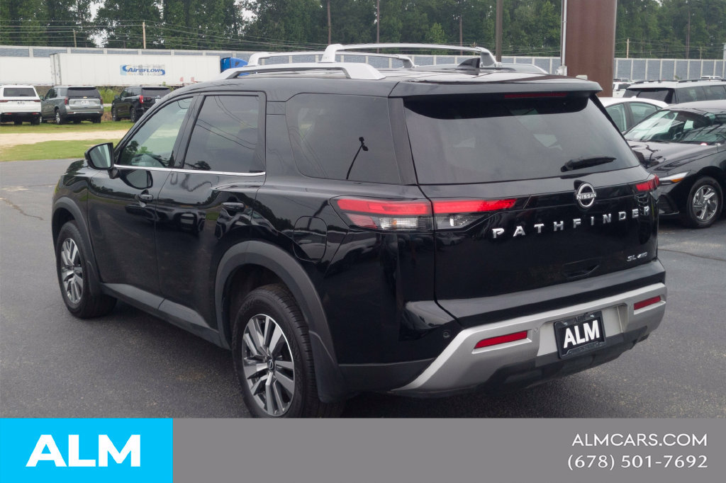 Used 2025 Nissan Pathfinder SL AWD/4WD image 11