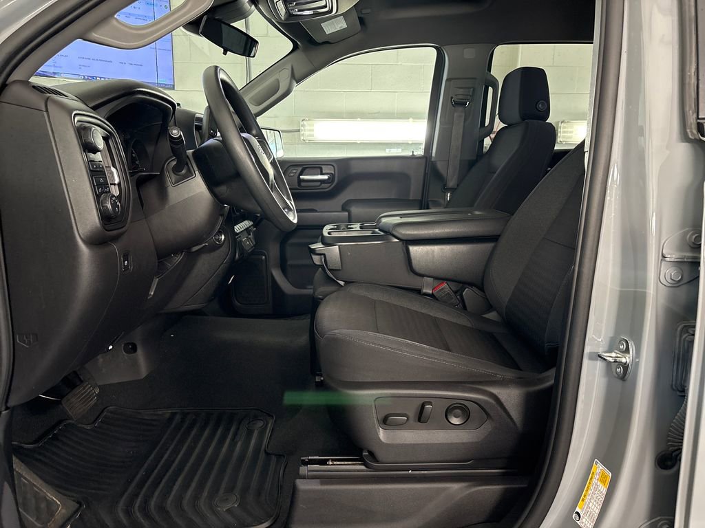 Used 2024 Chevrolet Silverado 1500 Custom Trail Boss w/ Turbomax Blackout Package AWD/4WD image 12