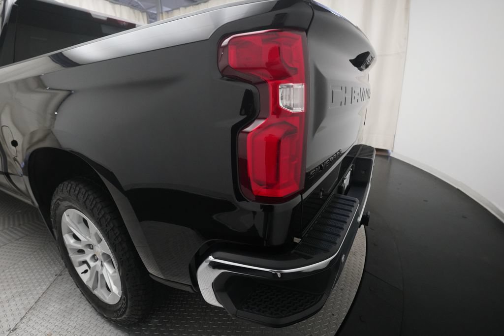 Used 2023 Chevrolet Silverado 1500 LTZ w/ LTZ Premium Package AWD/4WD image 33