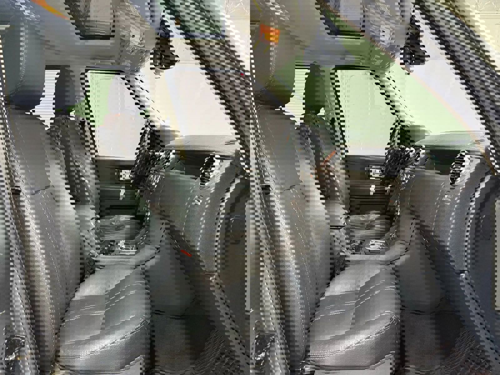 Used 2016 Land Rover LR4 HSE image 13