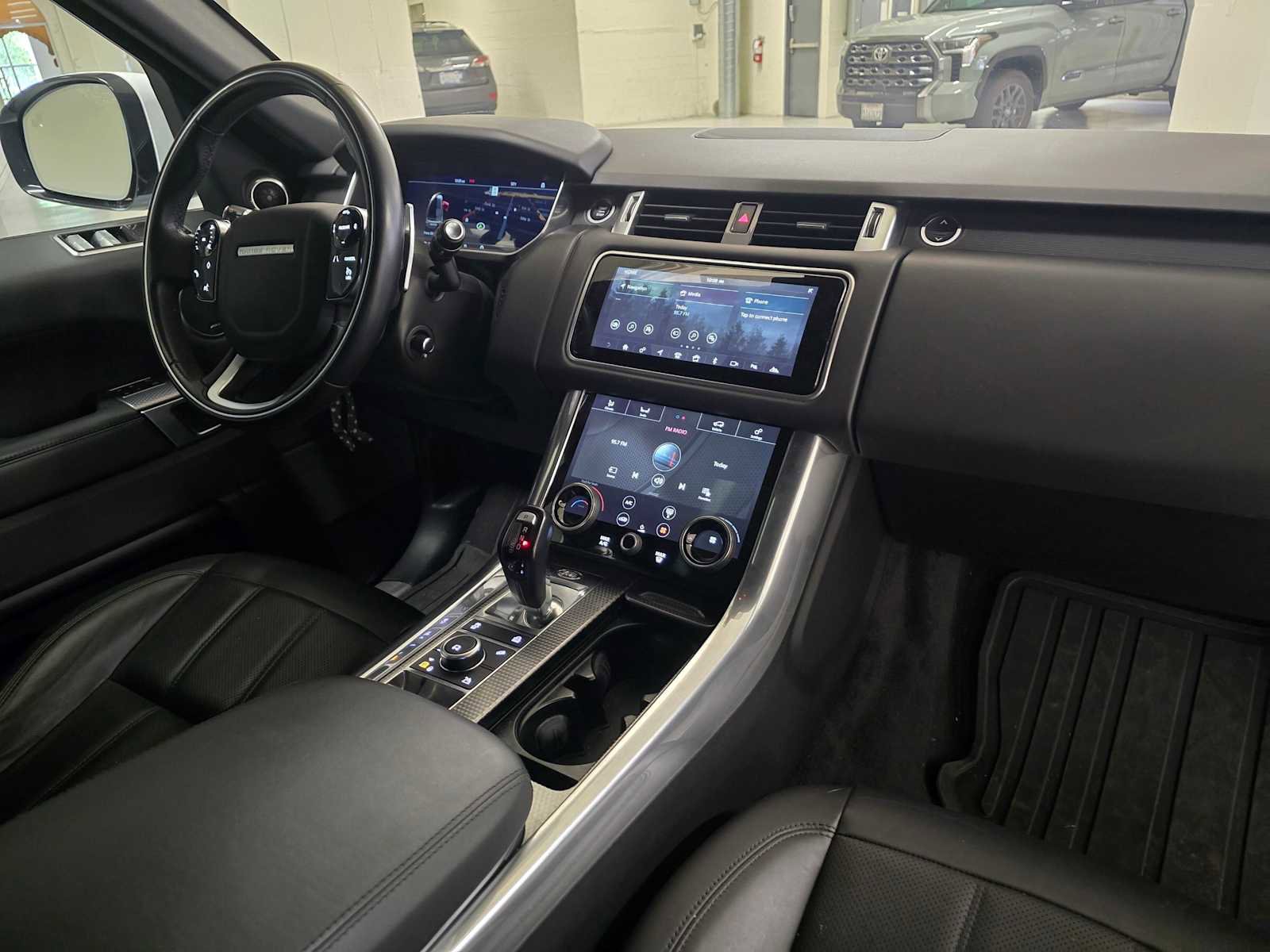 Used 2019 Land Rover Range Rover Sport Supercharged AWD/4WD image 10