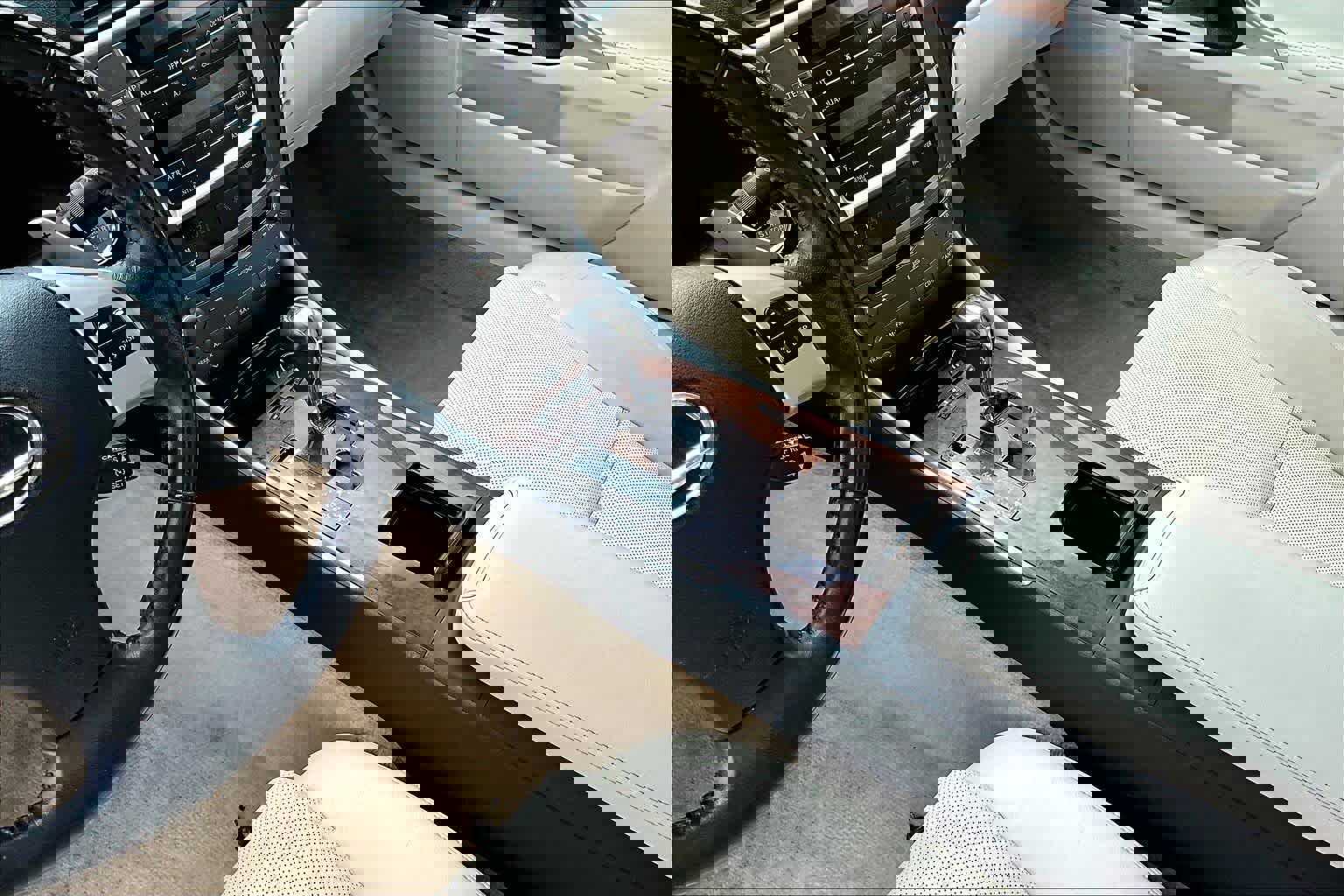 Used 2014 Lexus IS 250C RWD image 16