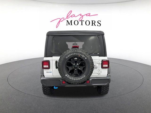 Used 2023 Jeep Wrangler Unlimited w/ Cold Weather Group AWD/4WD image 5