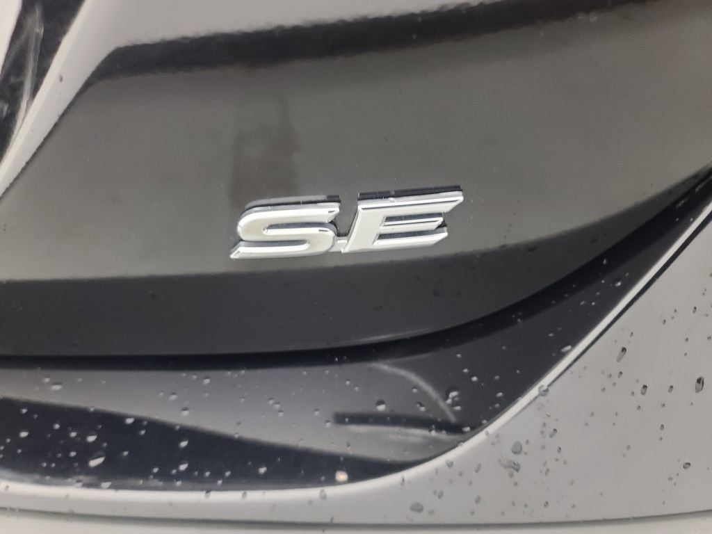 Used 2023 Toyota Camry SE image 13