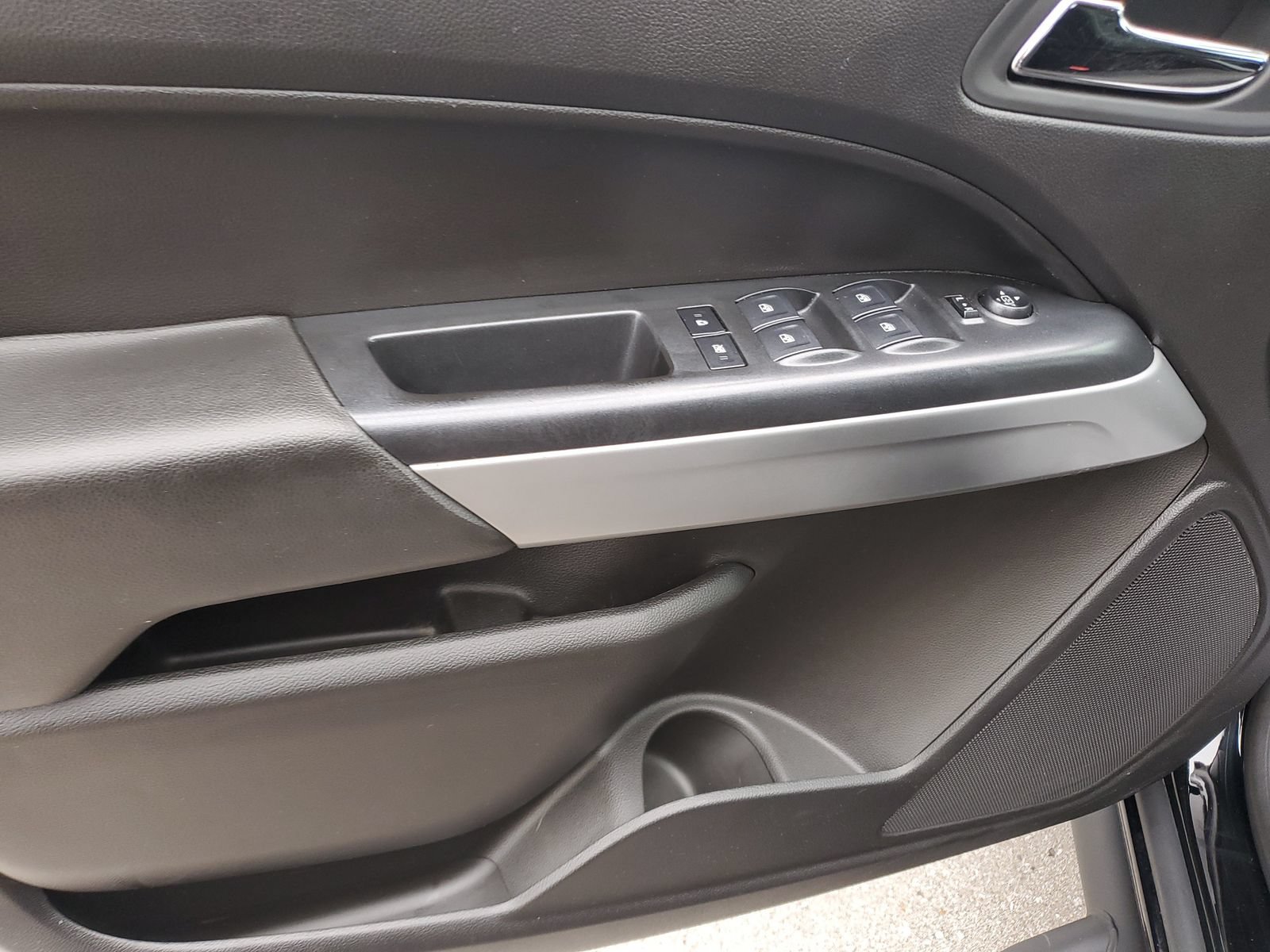 Used 2018 Chevrolet Colorado LT w/ Redline Special Edition AWD/4WD image 19