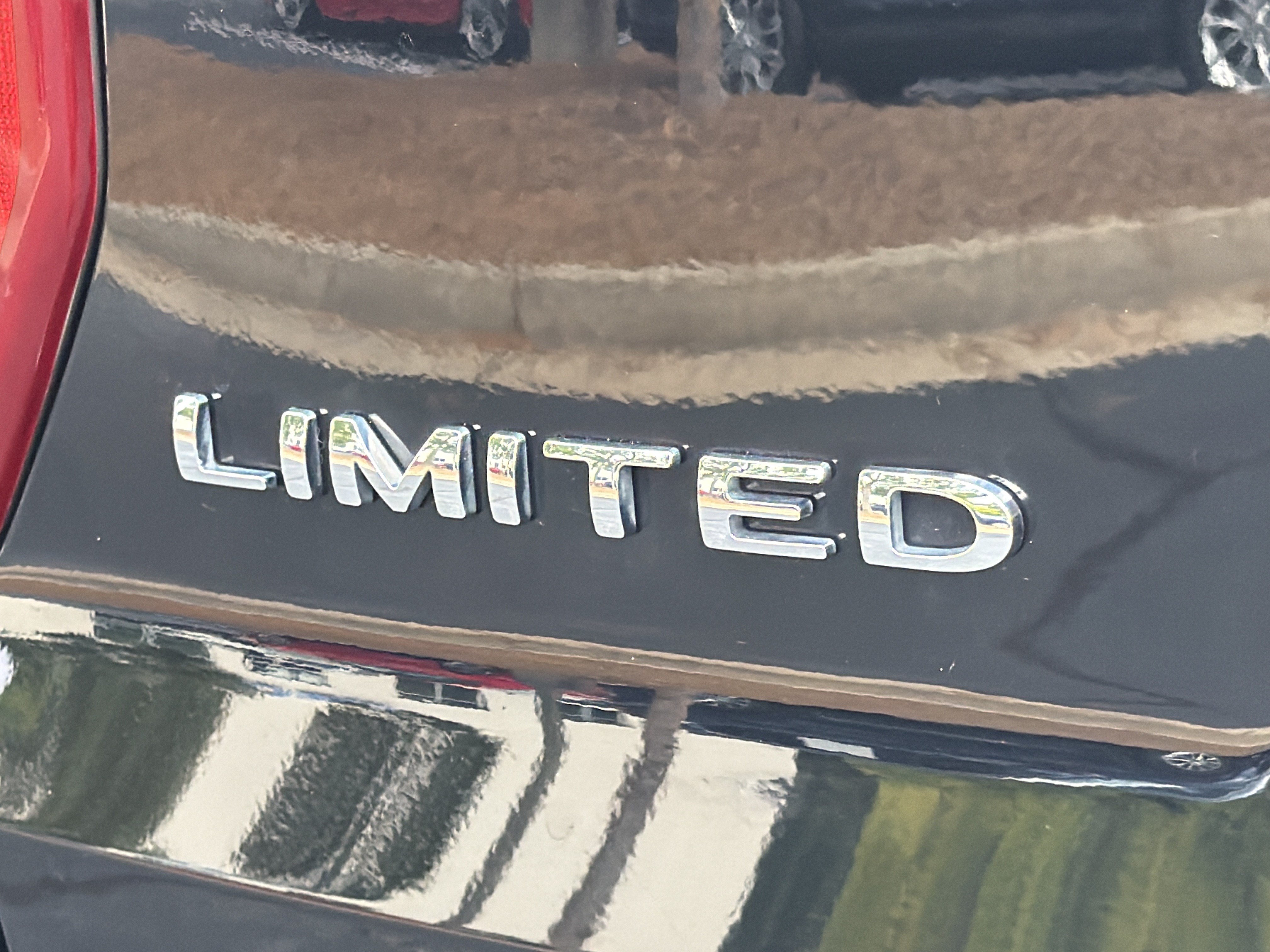 Used 2018 Ford Explorer Limited FWD image 25