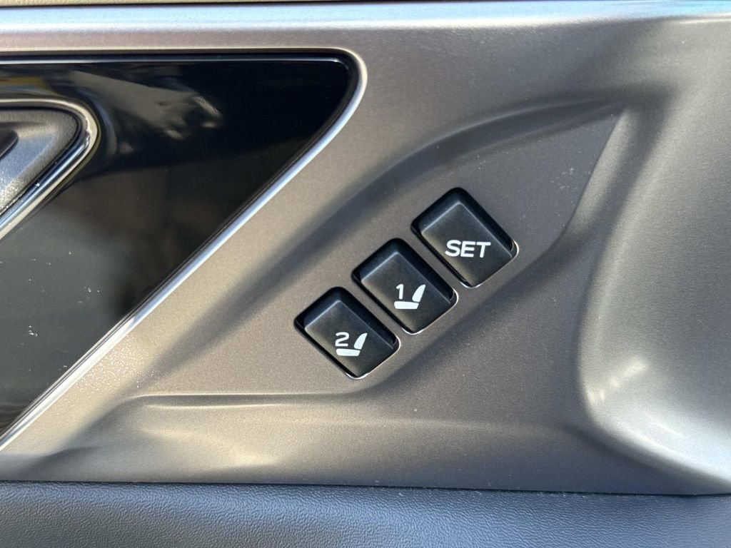 Used 2023 Subaru Outback Limited image 23