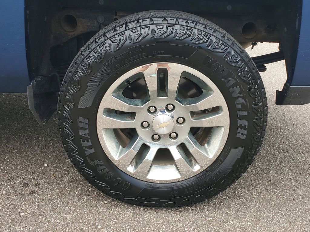 Used 2018 Chevrolet Silverado 1500 LT w/ All Star Edition AWD/4WD image 6