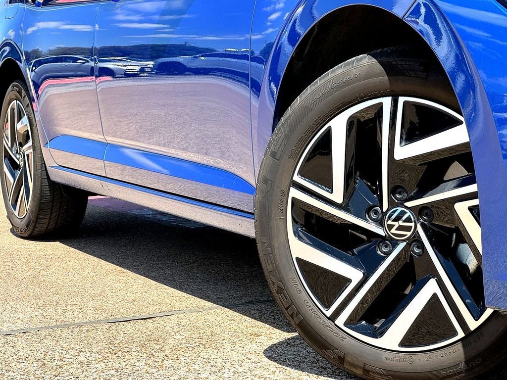 Certified 2023 Volkswagen Jetta SEL image 2