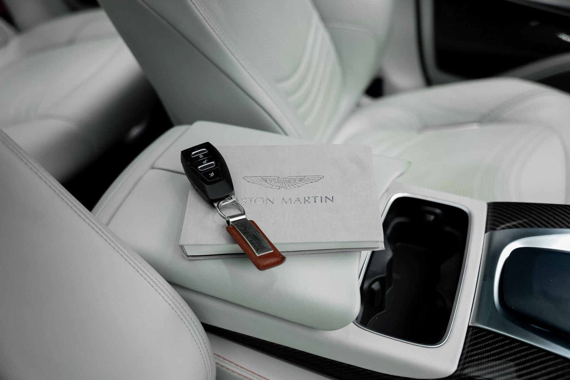 Used 2022 Aston Martin DBX image 82