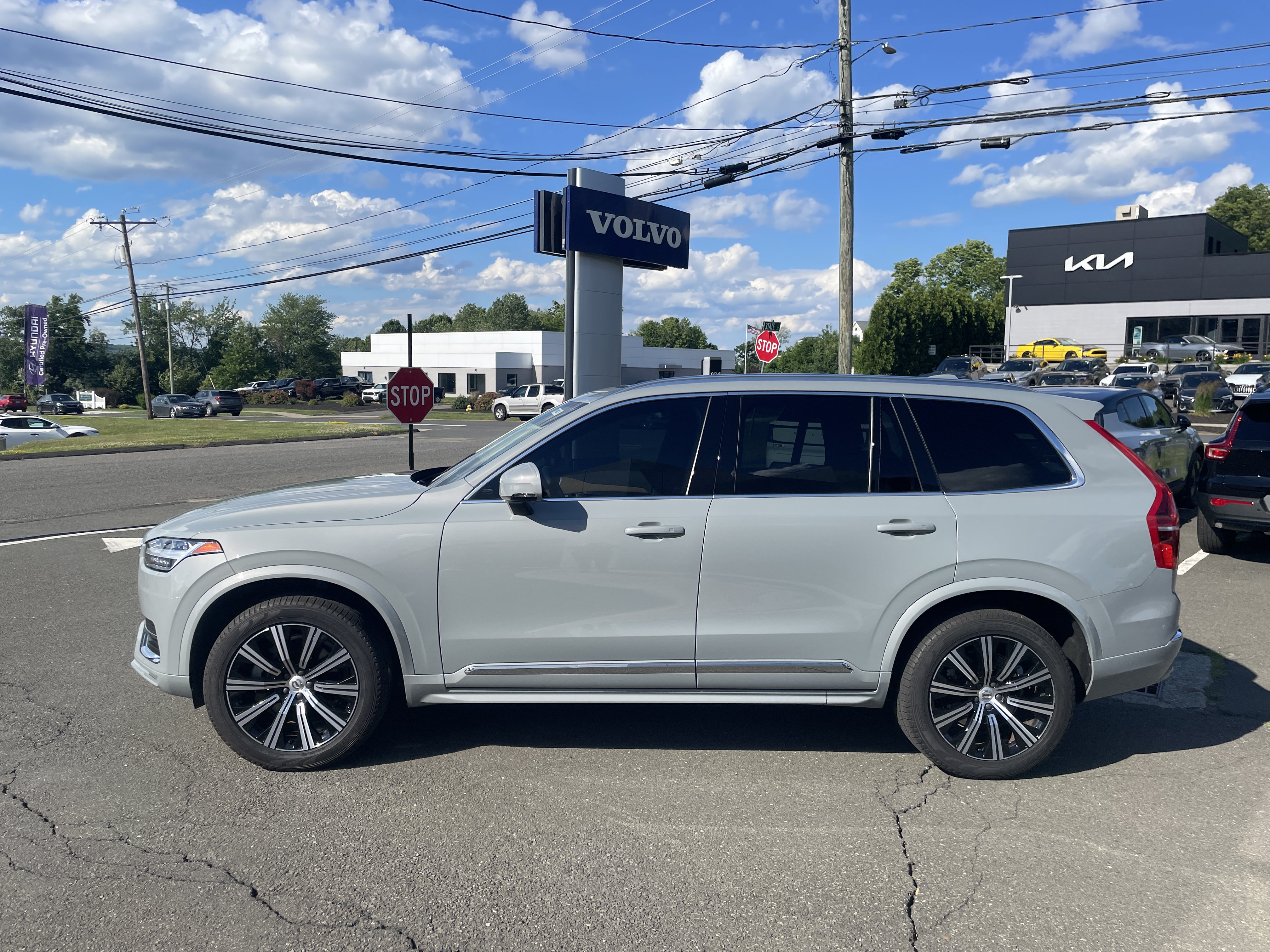 Certified 2024 Volvo XC90 B6 Core w/ Protection Package Premier AWD/4WD image 3
