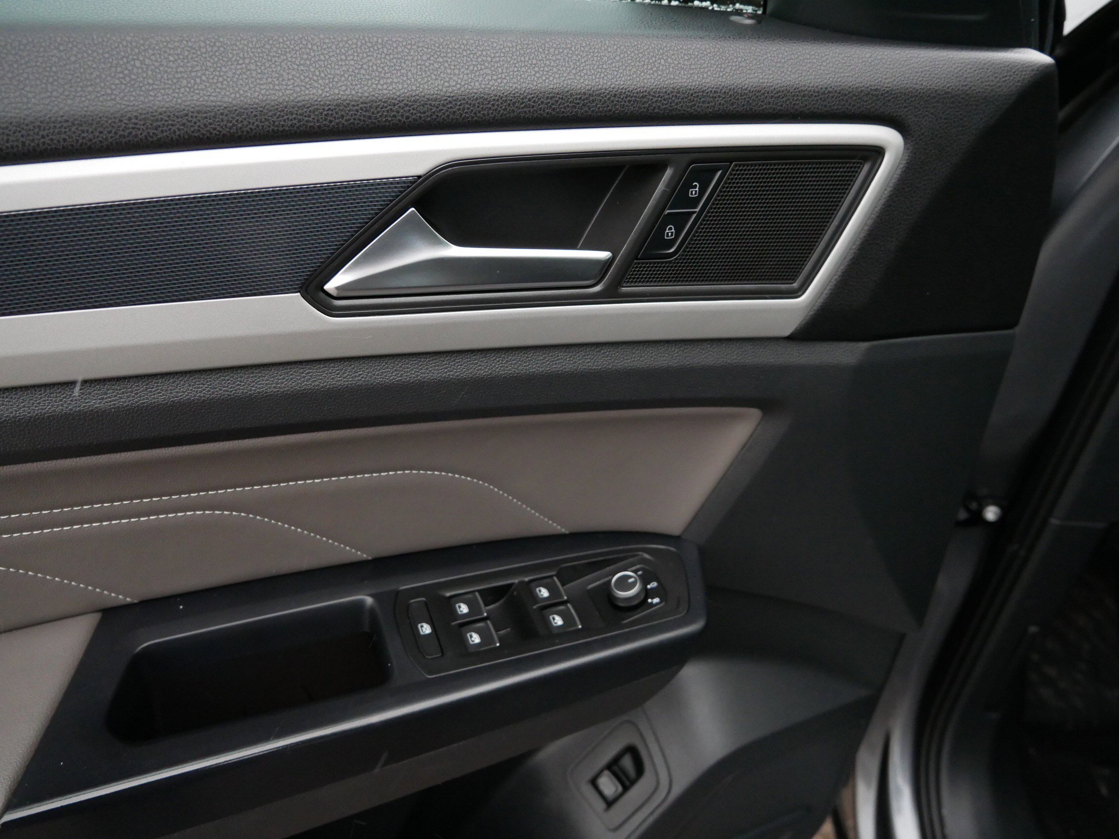 Used 2021 Volkswagen Atlas SE image 20