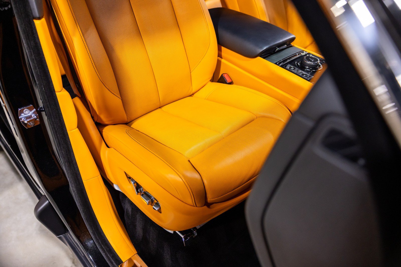 Used 2022 Rolls-Royce Cullinan AWD/4WD image 26