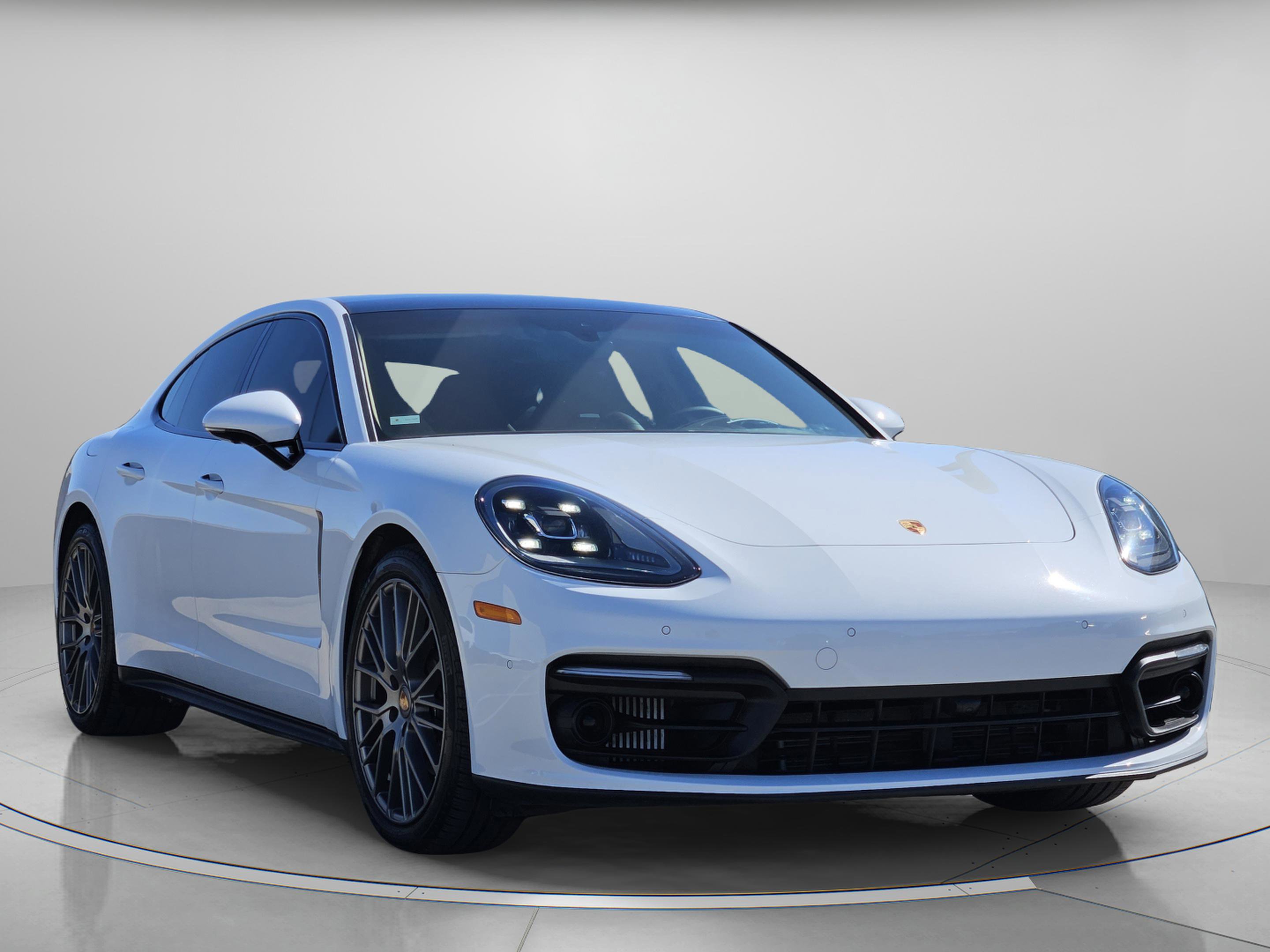 Certified 2023 Porsche Panamera Platinum Edition image 8