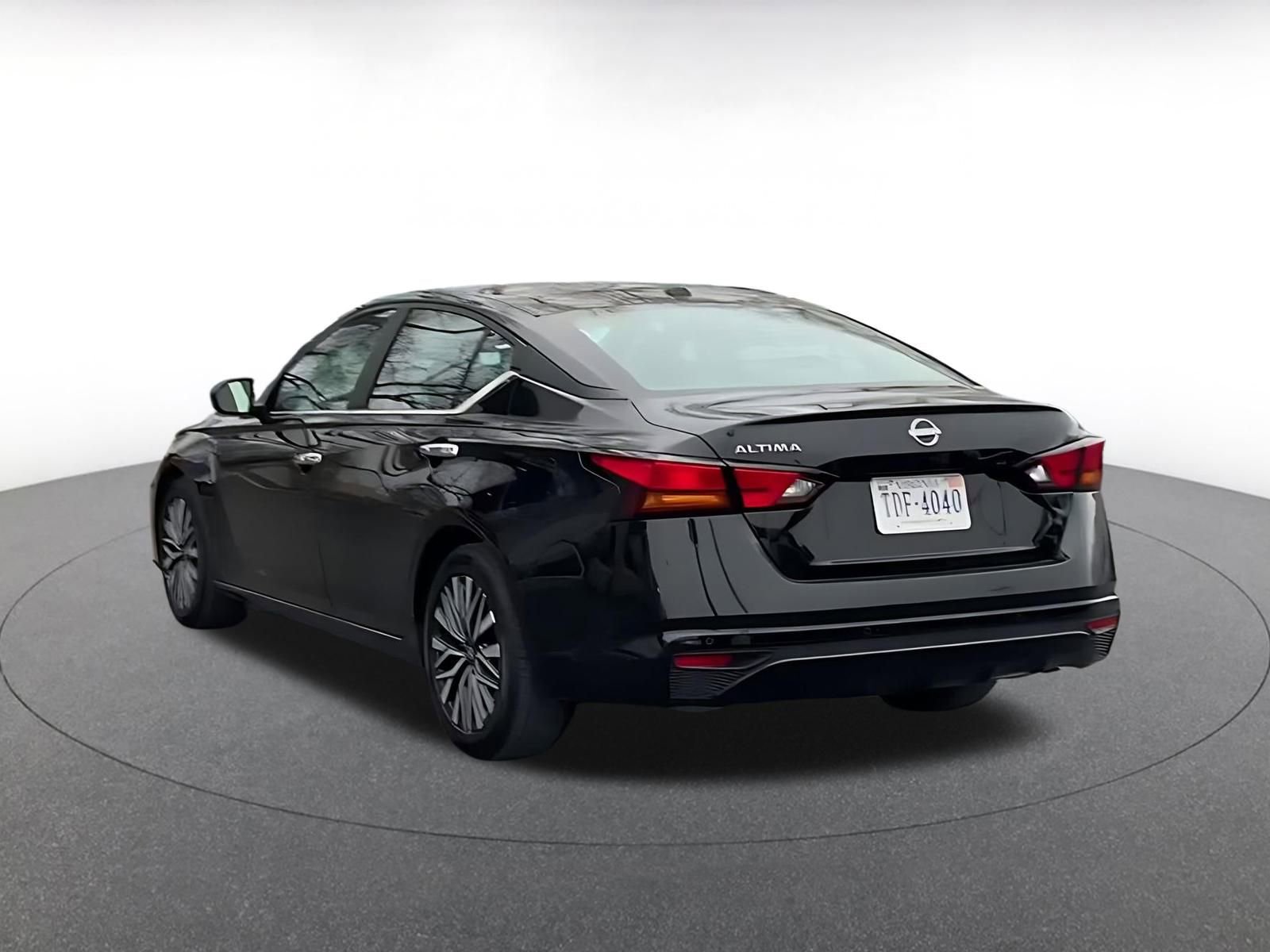 Used 2025 Nissan Altima 2.5 SV image 11