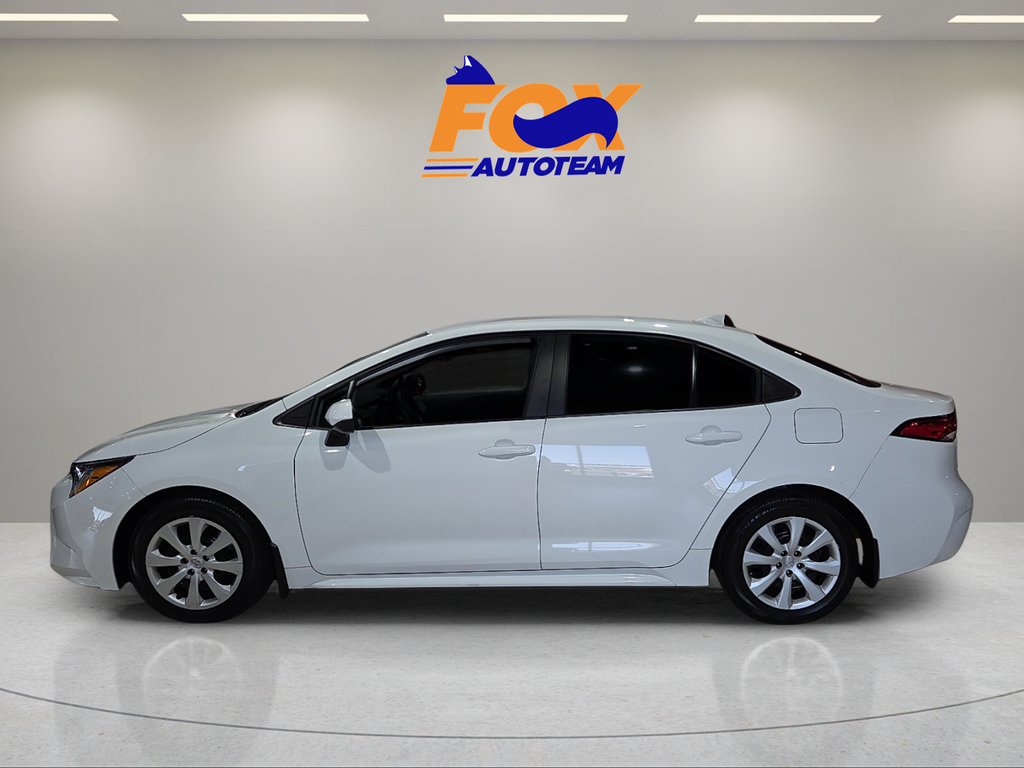Certified 2025 Toyota Corolla LE FWD image 2