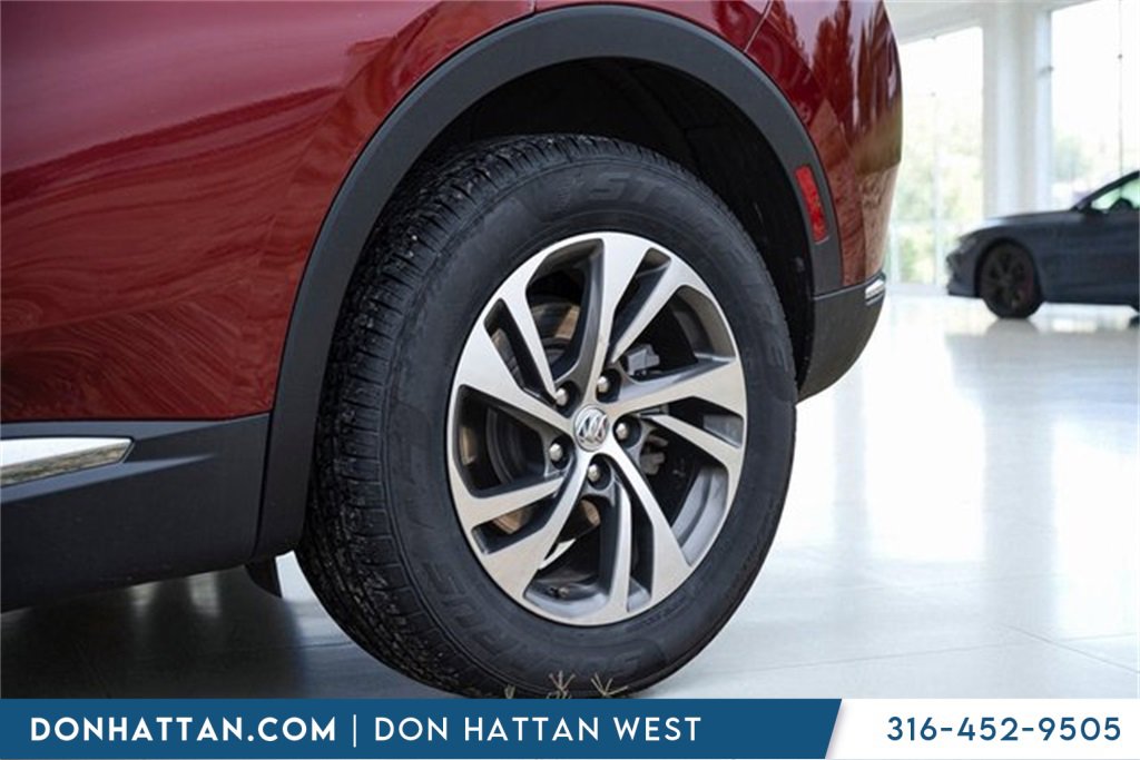 Used 2023 Buick Envision Essence image 40