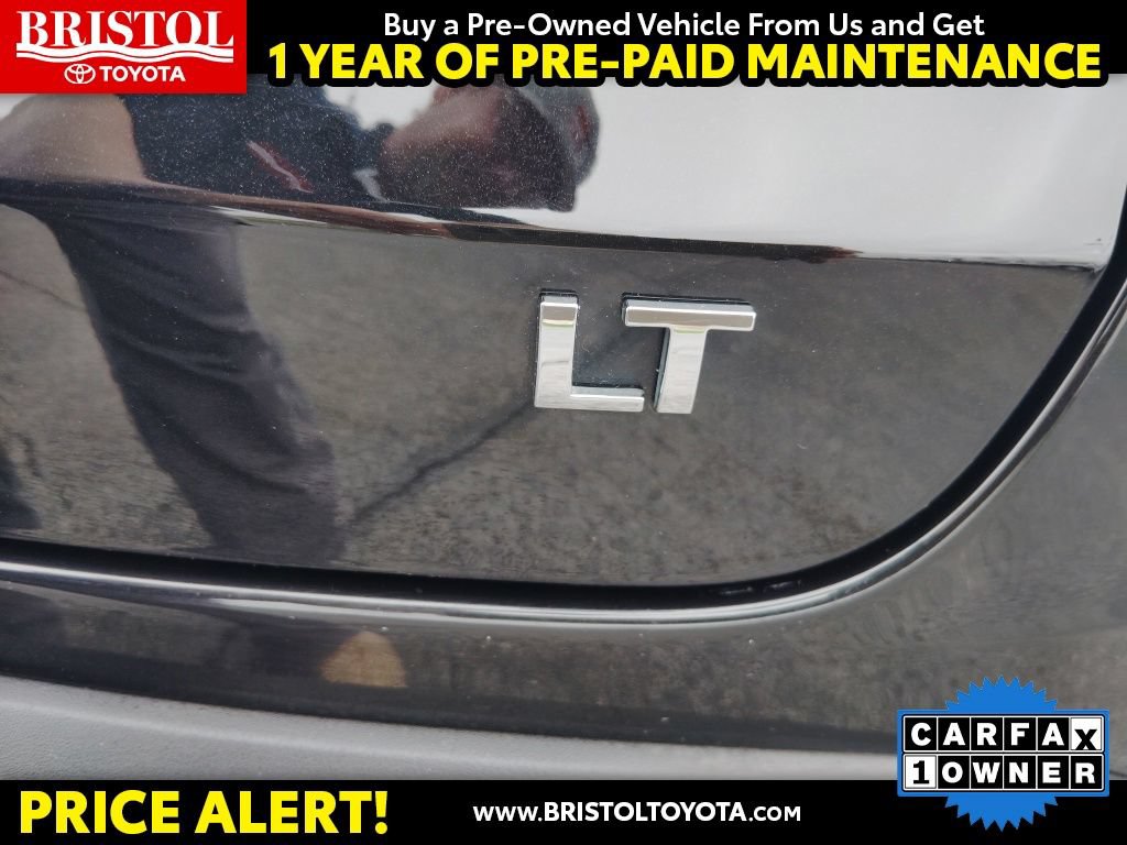 Used 2025 Chevrolet Trax LT w/ LT Convenience Package FWD image 32