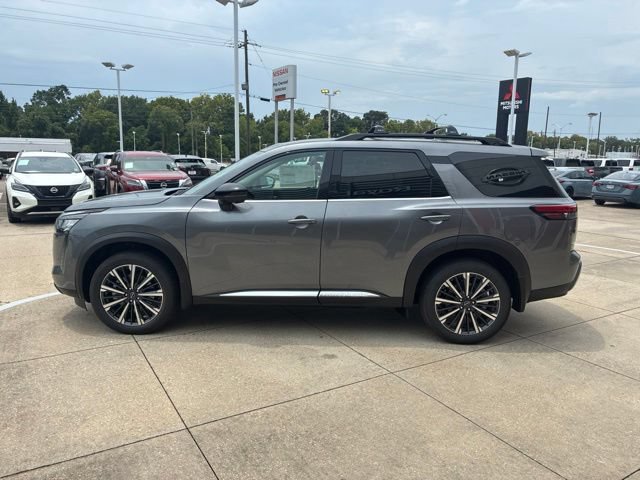 New 2026 Nissan Pathfinder Platinum FWD image 4