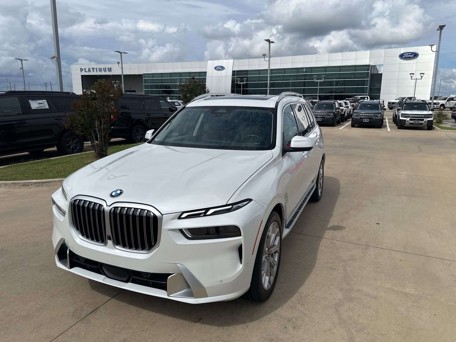 Used 2025 BMW X7 xDrive40i AWD/4WD image 28
