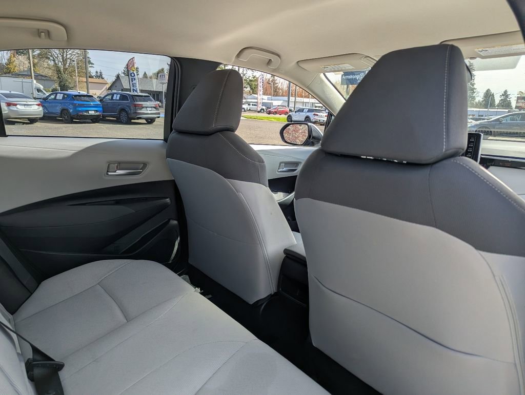 Used 2020 Toyota Corolla LE FWD image 30