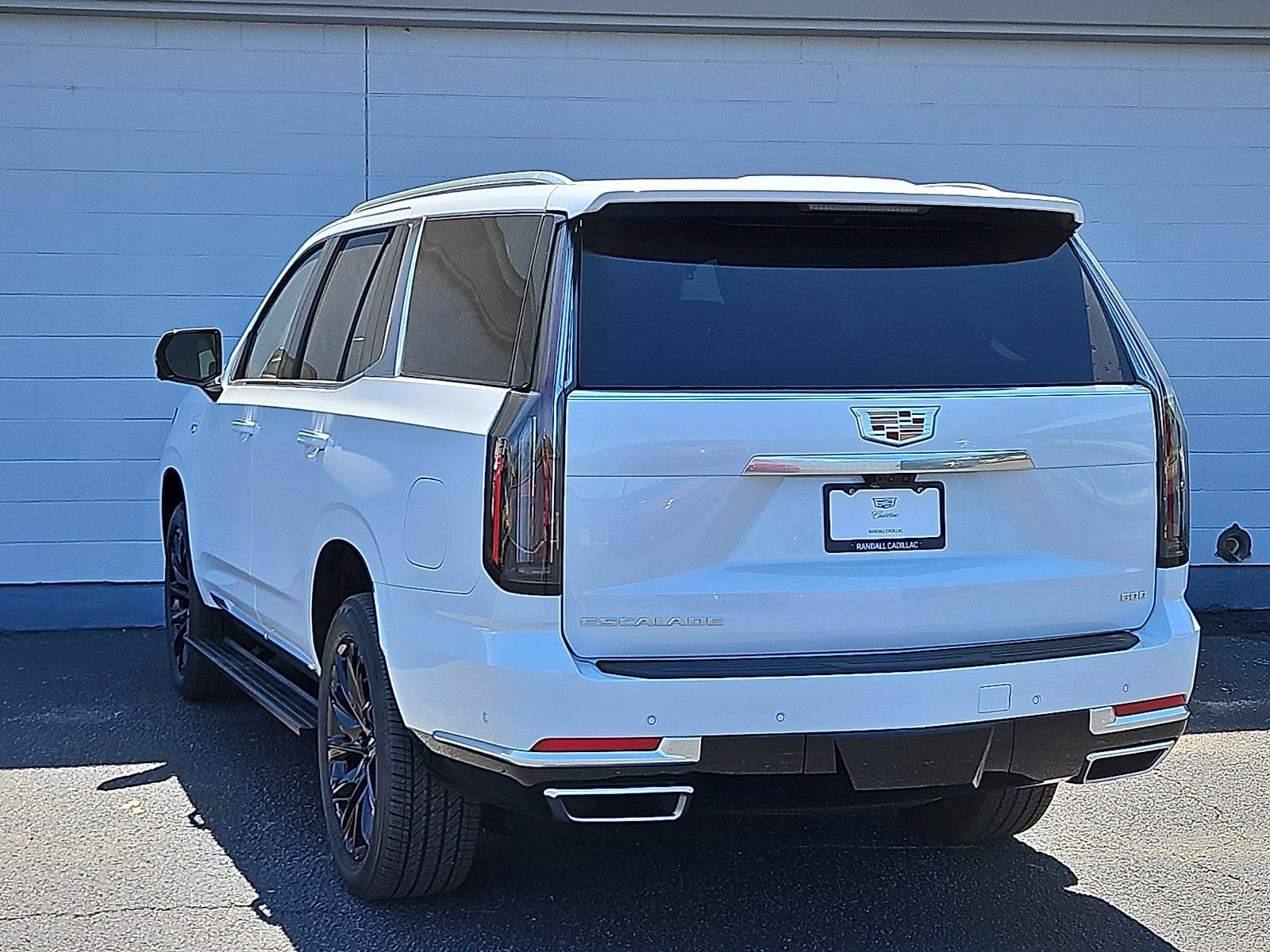 New 2026 Cadillac Escalade Luxury w/ Touring Package AWD/4WD image 3