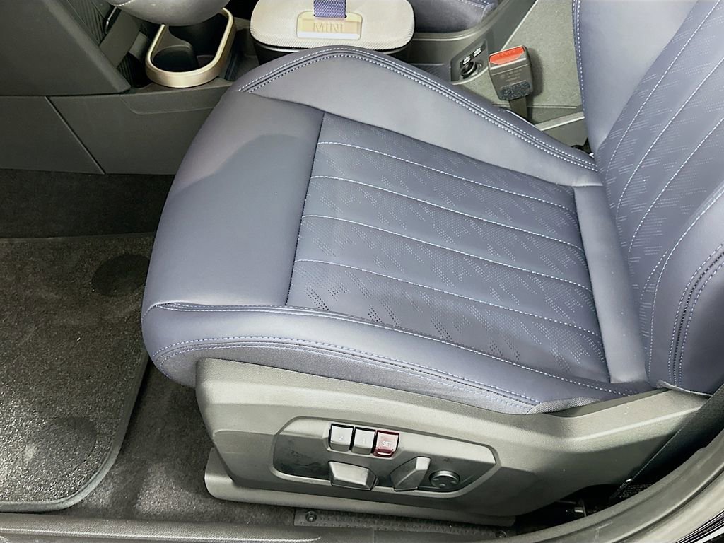 Certified 2025 MINI Cooper 4-Door Hardtop FWD image 19