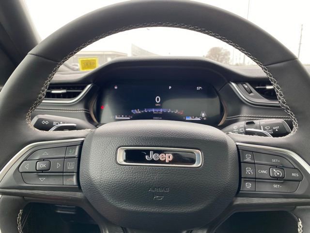 Used 2025 Jeep Grand Cherokee L Altitude AWD/4WD image 15