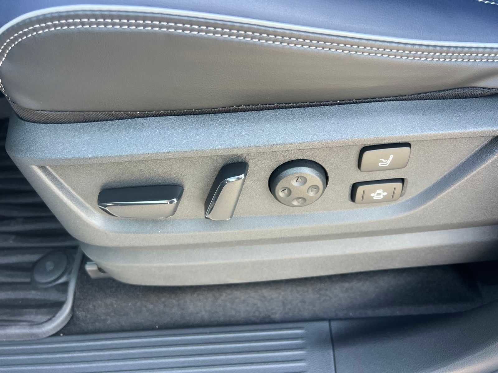 New 2026 INFINITI QX80 4WD w/ Sport Exterior Package image 26