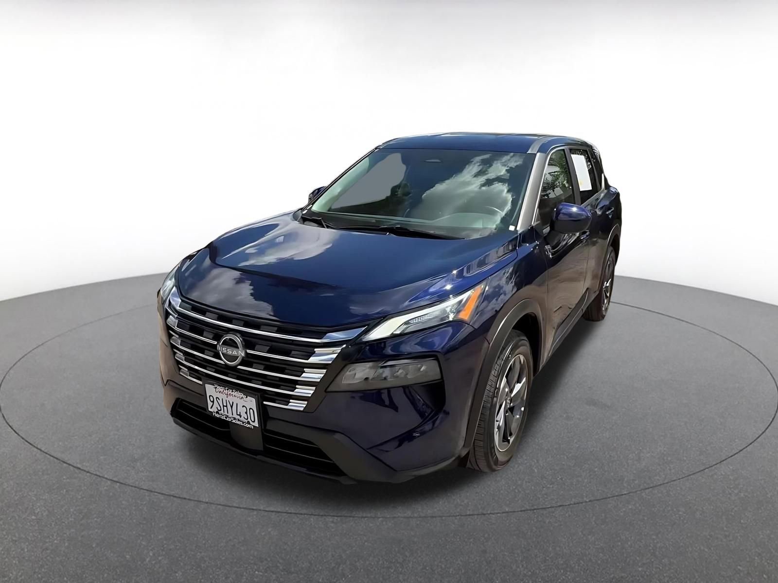 Used 2025 Nissan Rogue SV FWD image 7