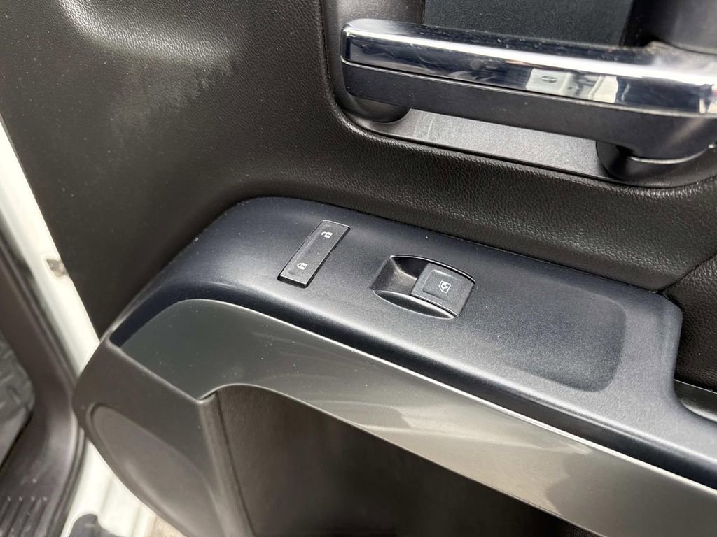 Used 2018 Chevrolet Silverado 1500 LT w/ Trailering Package AWD/4WD image 27