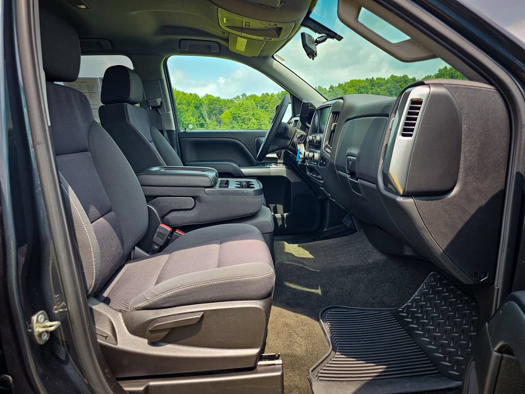 Used 2018 Chevrolet Silverado 1500 LT w/ All Star Edition AWD/4WD image 36