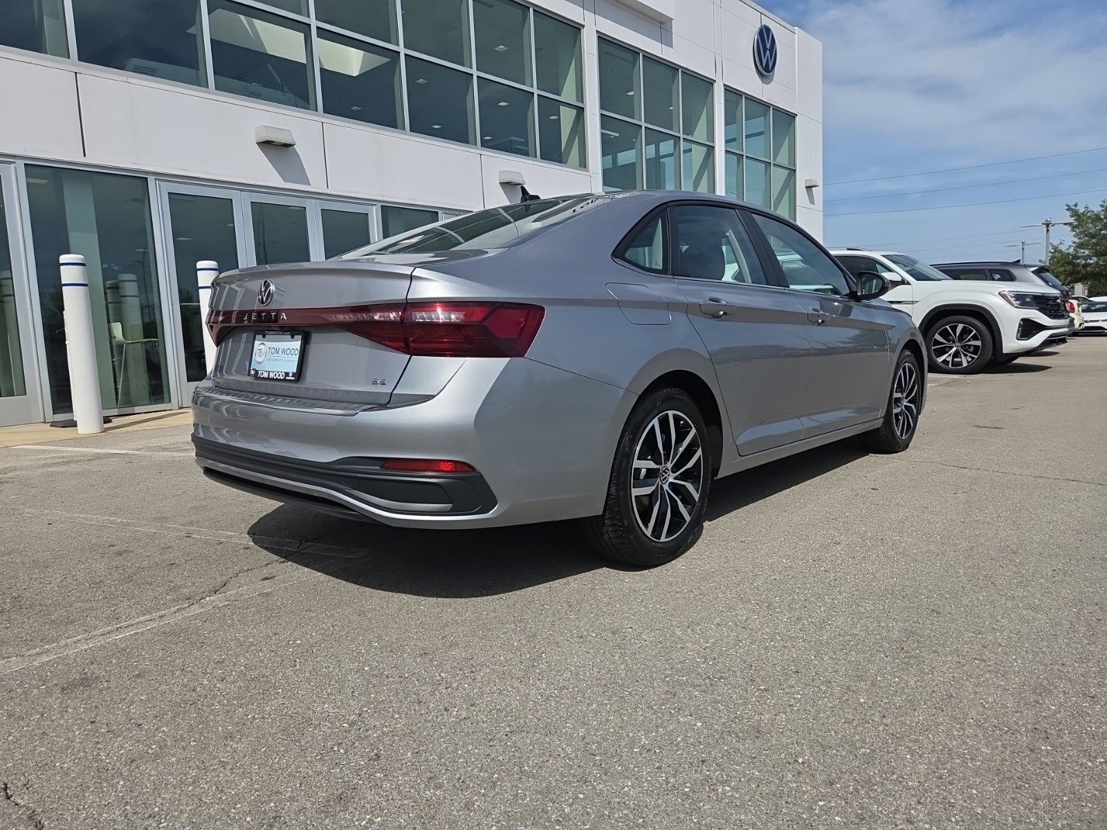 New 2027 Volkswagen Jetta SE FWD image 4