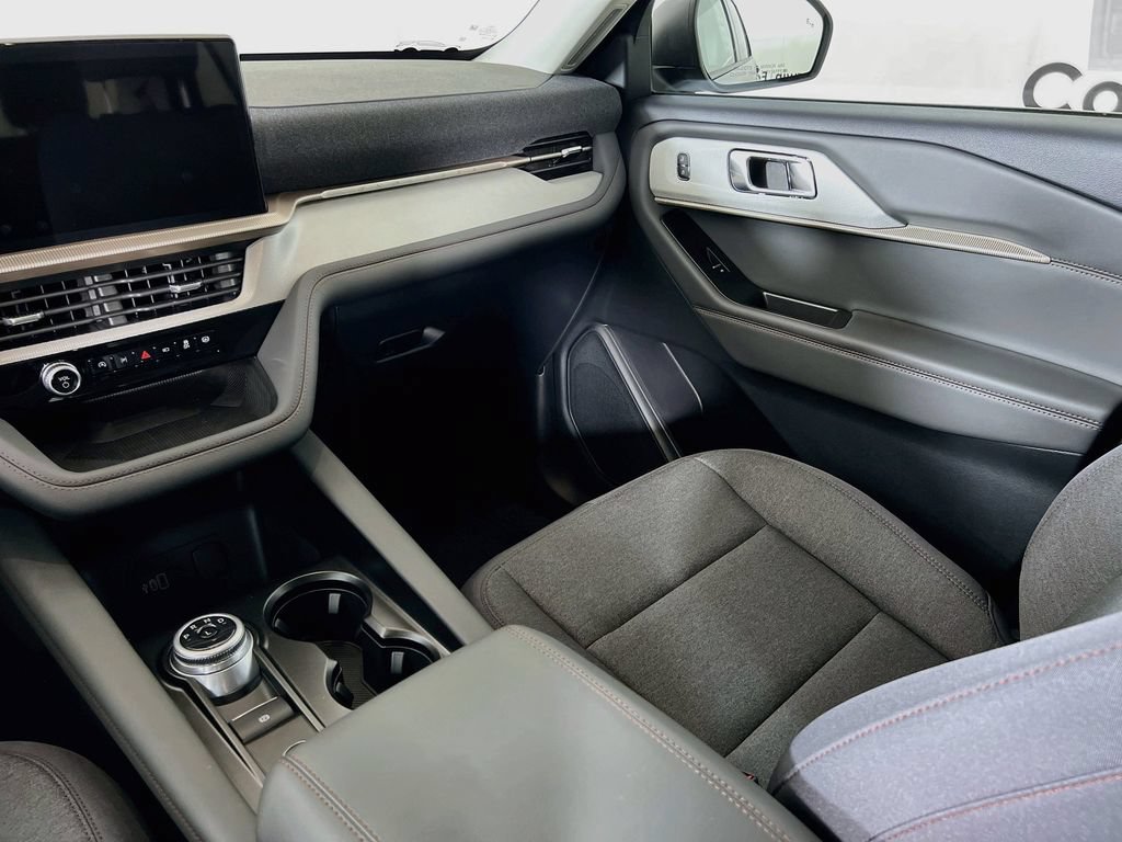 New 2026 Ford Explorer Active AWD/4WD image 28