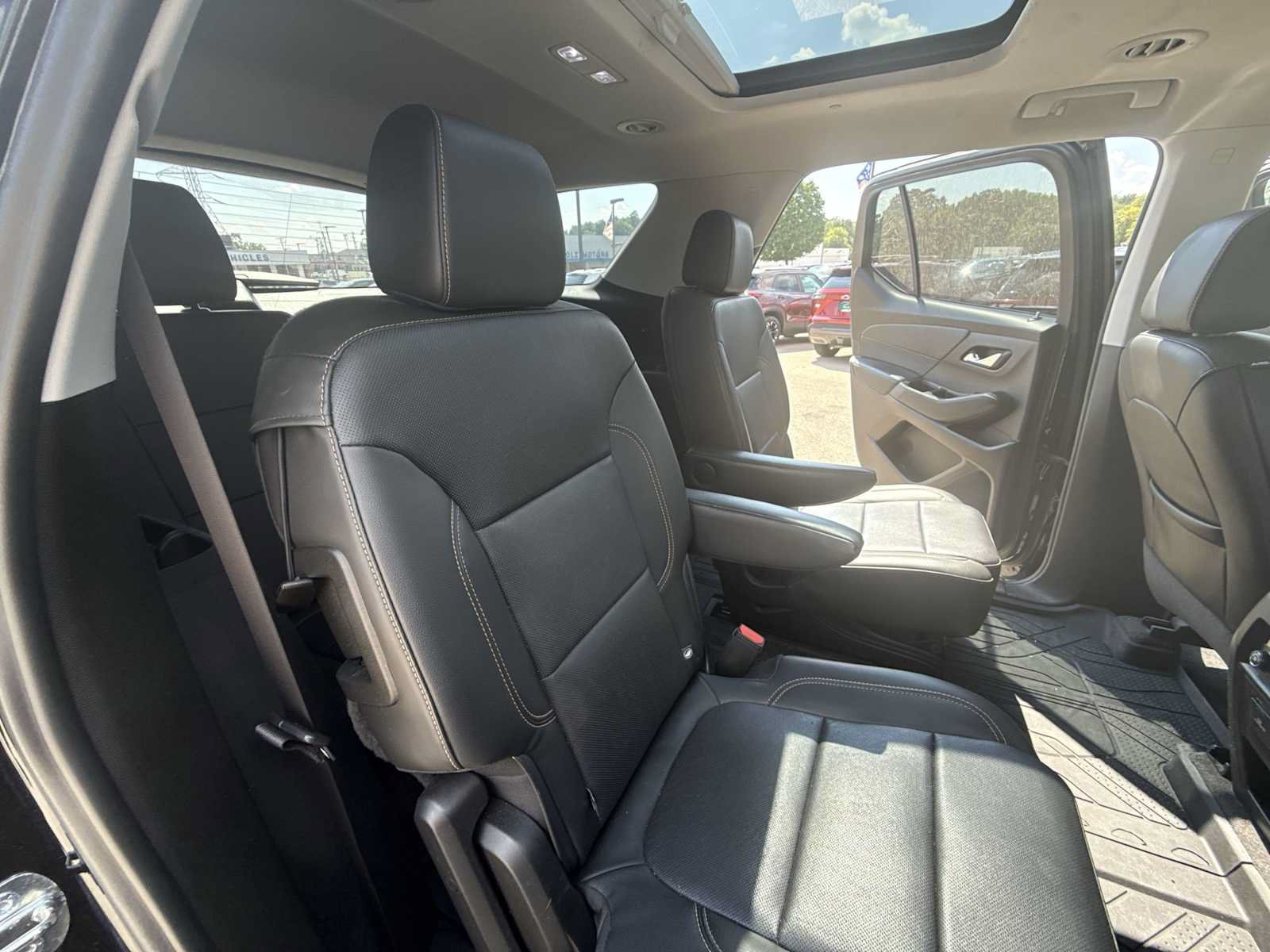 Certified 2020 Chevrolet Traverse Premier w/ LPO, Floor Liner Package AWD/4WD image 28