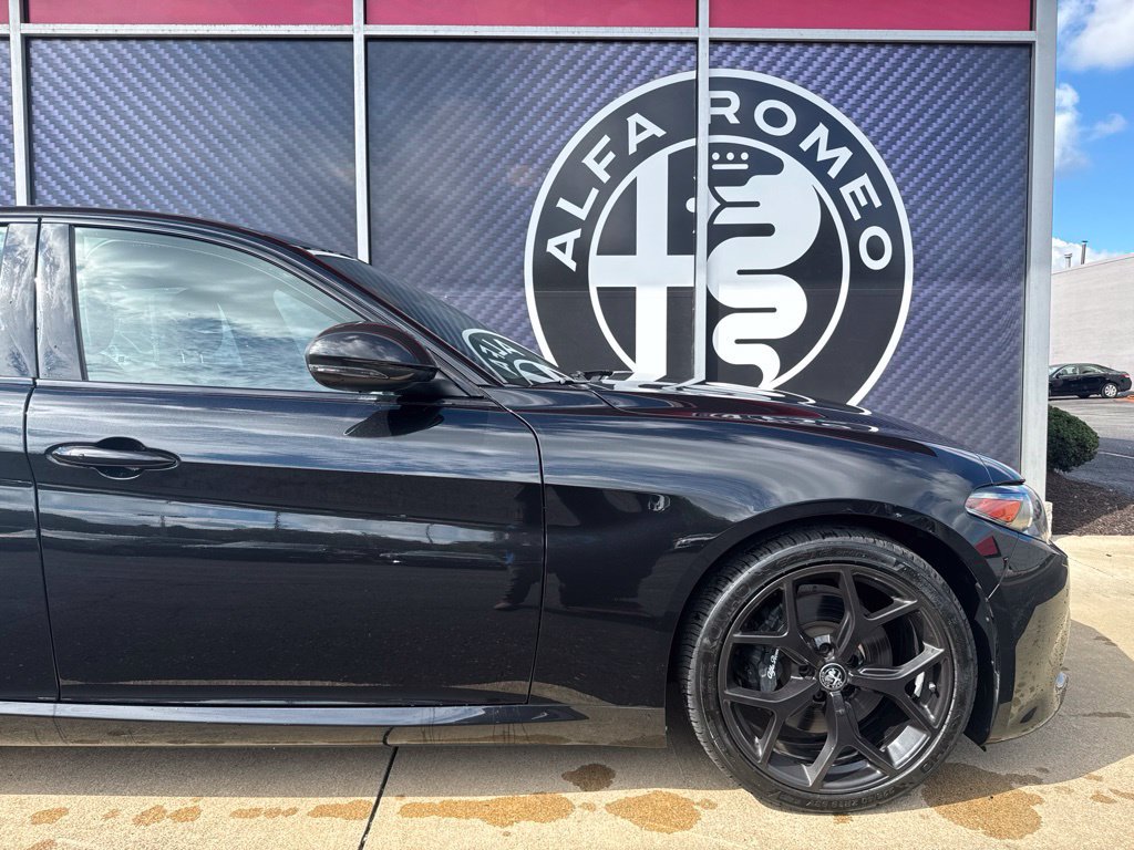 Used 2020 Alfa Romeo Giulia Ti Sport AWD/4WD image 3