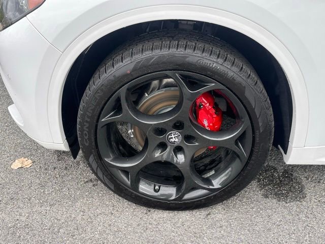 New 2025 Alfa Romeo Stelvio Tributo Italiano w/ Driving Assist Package AWD/4WD image 22