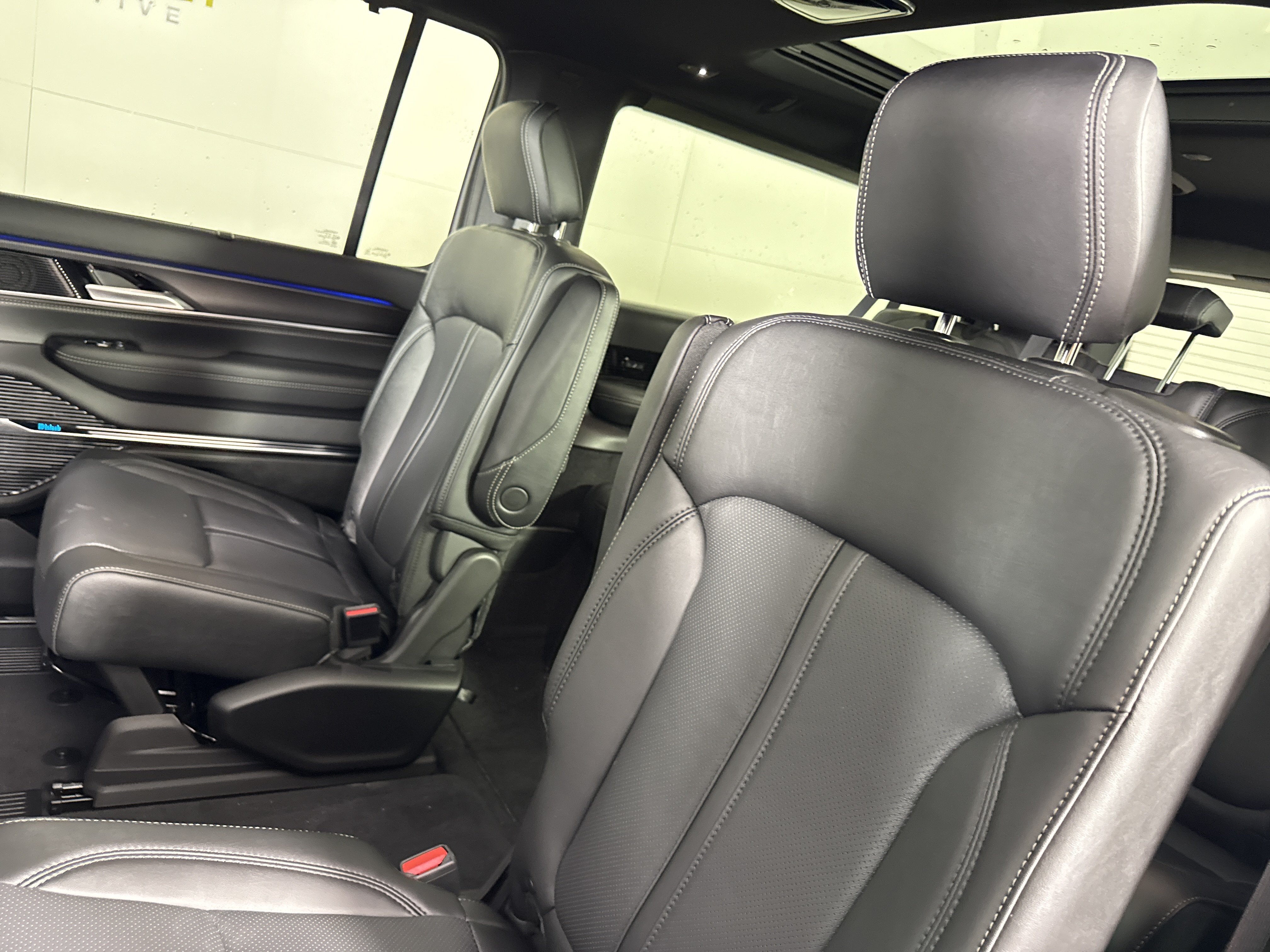 New 2026 Jeep Grand Wagoneer L Summit AWD/4WD image 13
