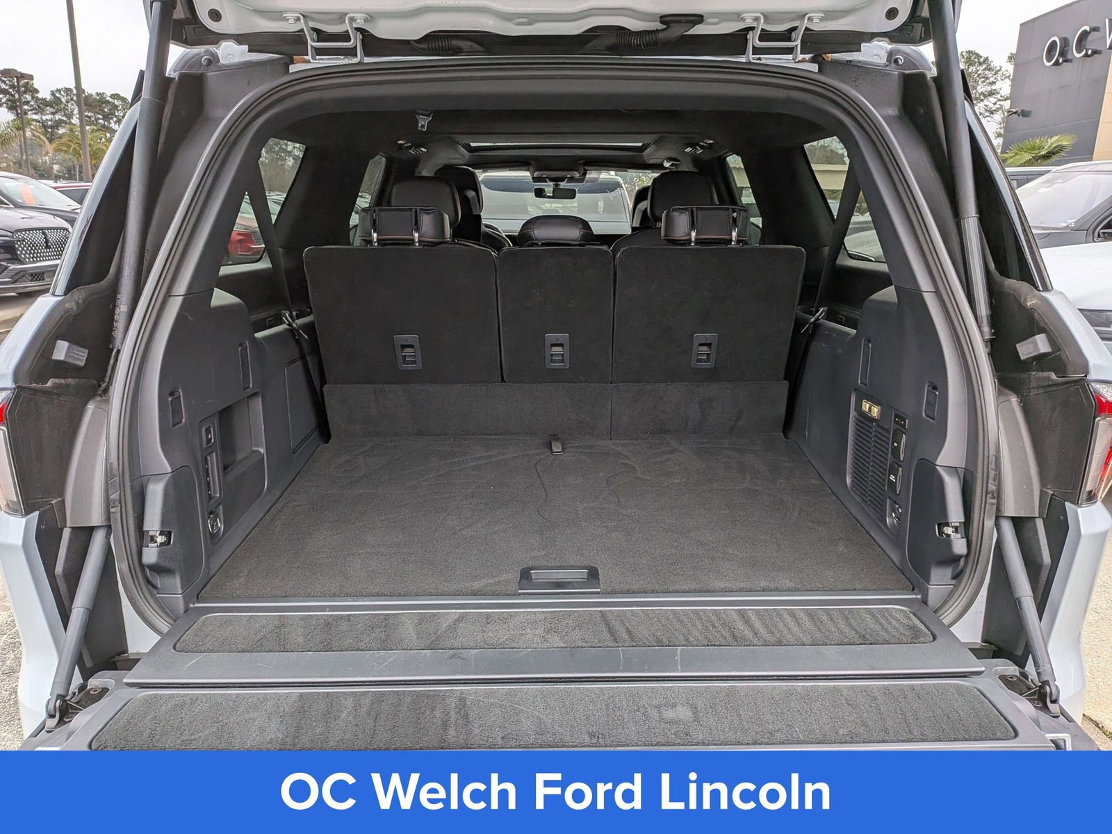 Certified 2025 Lincoln Navigator L Black Label AWD/4WD image 15