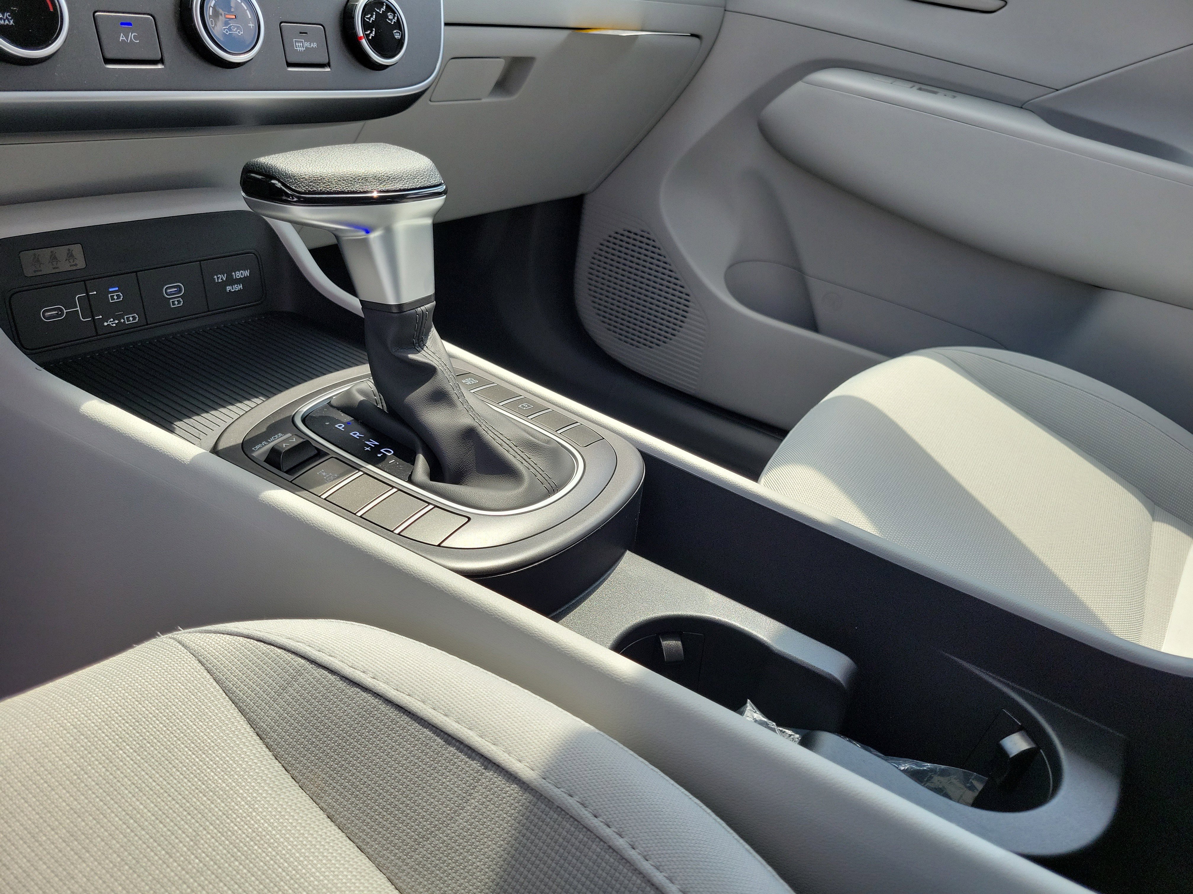 New 2026 Hyundai Kona SE image 29