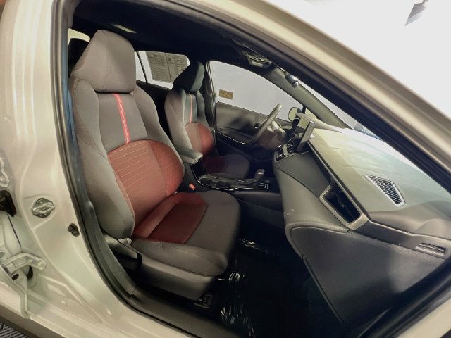 Used 2024 Toyota Corolla SE w/ SE Premium Package FWD image 30