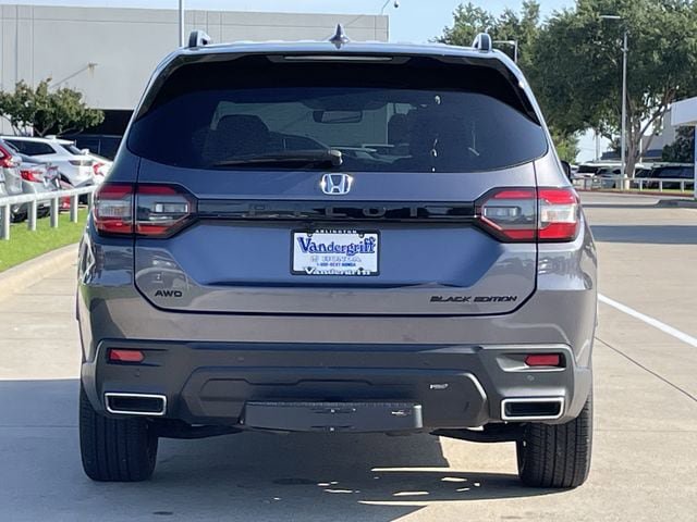 Used 2025 Honda Pilot Black Edition image 5