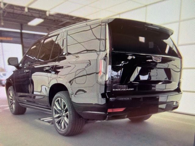 Used 2024 Cadillac Escalade Sport w/ Touring Package AWD/4WD image 3