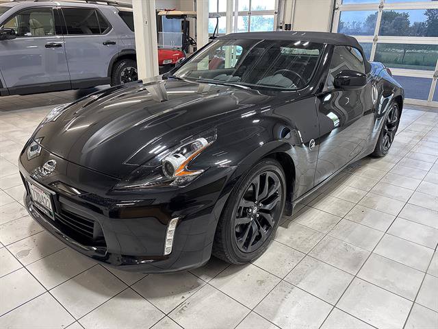 Used 2018 Nissan 370Z Touring RWD image 1